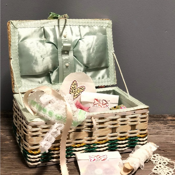 Vintage Sewing Basket & Bits of Trims etc, Retro Sewing Caddy, Sewing Box/Kit - Picture 1 of 10
